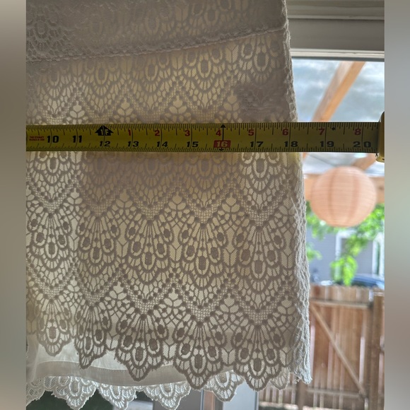 Anthropologie Elevenses Lace Scalloped Cutout Crochet White Shorts size 8 NWT - Picture 12 of 16